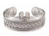 Bracelet with ring outstretching ORNAMENT